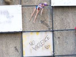 femizid im gesetz, aber ...: italiens frauen müssen sich alter muster erwehren