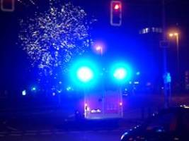 Splitter ins Auge geflogen: Polizei und Rettungskräfte melden erste Böllerunfälle