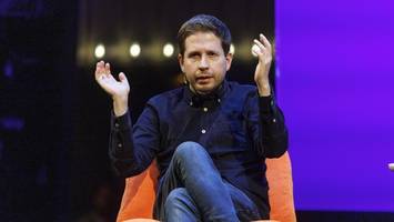 berliner bühne mit prominentem zuwachs: kevin kühnert angelt sich nächsten job