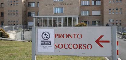 Fischvergiftung vermutet: Mutter und Tochter sterben nach Weihnachtsessen