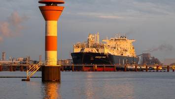 Kommt das Tankschiff zurück? Hoffnung für schwimmendes LNG-Terminal