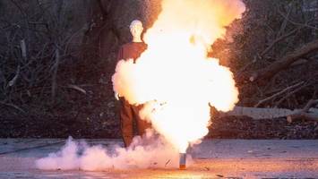 Abgerissene Hände: Feuerwehr zeigt erschütternde Folgen des Böllerns