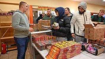 Wecker stellen lohnt sich: Kult-Feuerwerksverkauf startet in Harburg