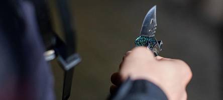 Mit Messer bedroht: Polizei nimmt 25-Jährigen nach Vorfall am Theodor-Heuss-Platz fest