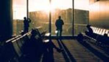 dresscode für flugreisende:  zieh dich schick an, wenn du fliegst!