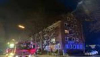 Notfälle: Feuerwehr löscht Dachstuhlbrand in Hamburg