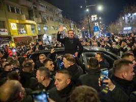 anti-serbische agenda überzeugt: kosovos regierungschef kurti siegt bei parlamentswahl