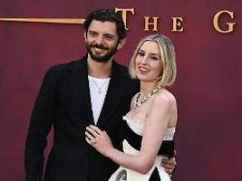 Dazu eine Schnürsenkel-Anekdote: Downton Abbey-Star bricht Schweigen über Ehe