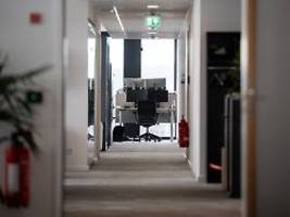 wer sieht schon, ob ich arbeite?: warum unternehmen dem homeoffice misstrauen