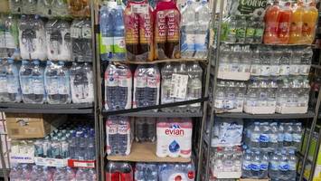 Studie warnt: So gelangen 90.000 Mikroplastikpartikel in den Körper