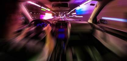 autobahn als rennstrecke: warum christian vogl gern 200 km/h fährt