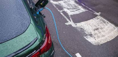 Elektroauto kaufen: Mehrpreis für Elektroautos sinkt in einem Jahr um etwa 6000 Euro