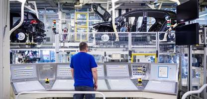 wirtschaft: gewinneinbruch und weniger jobs bei deutschlands top-konzernen