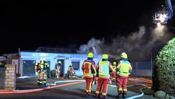 Flammen und Rauch in Physio-Praxis: Großer Schaden in Kaltenkirchen