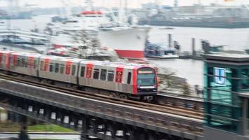 silvester 2025 in hamburg: so fahren busse, bahnen und fähren