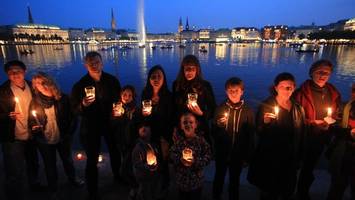 silvester in hamburg: einmalige aktion soll die alster erleuchten