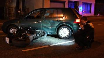 Mann übersieht bei Wendemanöver Motorradfahrer – schwer verletzt