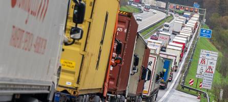 Blockabfertigungen in Tirol: An diesen Tagen könnte sich der Verkehr stauen