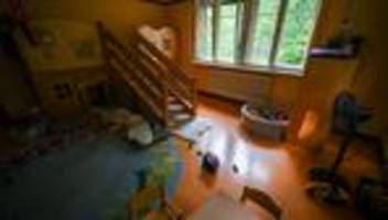 Bevölkerungsschwund: Weniger Junge, mehr Alte: Wie Demografie die Politik prägt