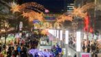 Einkaufen rund um Weihnachten: Handelsverband: Weihnachtsgeschäft bleibt hinter Erwartungen