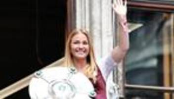 Frauen-Fußball: Bayern-Kapitänin Viggosdottir hat geheiratet