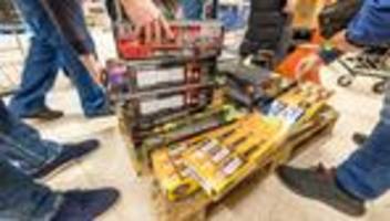 Vor Silvester: Feuerwerk aus Containern geklaut - Fälle häufen sich