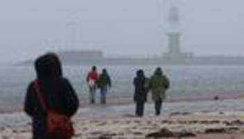 Wetter: Regen, Wind und vereinzelt Schnee im Norden vorausgesagt