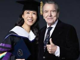 wegen hochzeit verschoben : soyeon schröder-kim trägt jetzt einen doktortitel