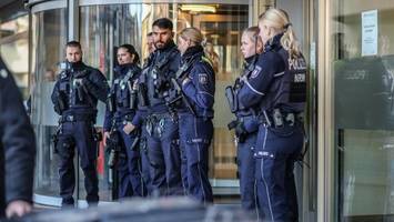 Millionen-Beute in NRW: Einbrecher räumen 3200 Schließfächer in Sparkasse leer