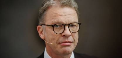 Wettbewerbsfähigkeit: Bankenpräsident Sewing schwört Deutsche auf Mehrarbeit ein