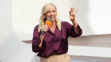 Andrea Kiewel: „Mrs. Fernsehgarten“ feiert Silvester in Hamburg