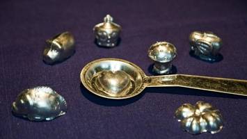 bleigießen an silvester: ritual verboten – diese alternative gibt es