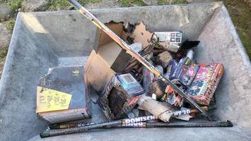 jugendliche hantieren im haus mit böllern: feuerwehr muss kommen