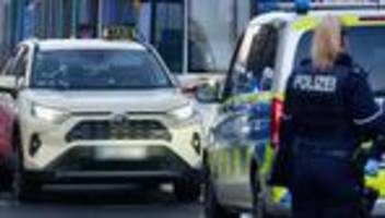 Einsatz in Düsseldorf: Schüsse auf Taxi-Fahrgast - Opfer weiter in Lebensgefahr