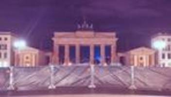 Jahreswechsel: Megaparty, Großeinsatz: Berlin startet Silvesterfeiern