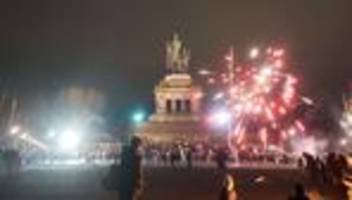 Jahreswechsel: Polizei meldet zunächst ruhigen Start in die Silvesternacht