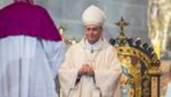 Silvesterpredigt: Erzbischof: Glaube hilft gegen Egoismus, Hass und Hetze