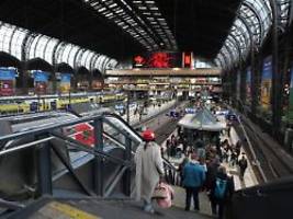 deutlich mehr videoüberwachung: an bahnhöfen und in zügen wird weniger geklaut