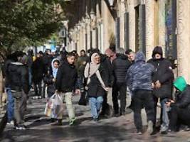 justiz droht demonstranten: mossad: unterstützen protest im iran vor ort