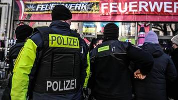 Mit dem Ordnungsamt auf Böller-Patrouille: „Dann geht die wilde Fahrt los“