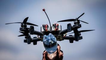 revolution auf dem schlachtfeld: drohnenschwärme verändern den krieg