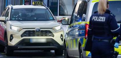 Düsseldorf: Taxi-Passagier durch Schüsse schwer verletzt