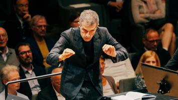 wellbers silvester in der elbphilharmonie: zum jahres-aus vor allem strauss