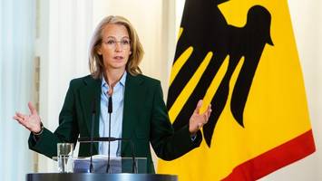 Julia Jäkel im Interview: „Unser Land hat sich verheddert und verknotet“