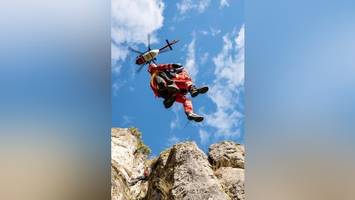 not am berg? luftretter will leichtsinnige wanderer zur kasse bitten