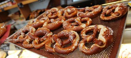frische semmeln und brezen an neujahr? so haben augsburgs bäckereien geöffnet