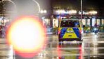 Angriffe zu Silvester: Passanten mit Feuerwerk beworfen – 23-Jähriger in Gewahrsam