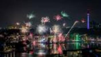 Jahreswechsel: Silvesternacht startet in NRW friedlich