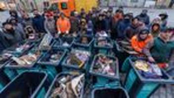 Müllsammelaktion: Neujahrsputz junger Muslime gegen Stadtbild-Debatte