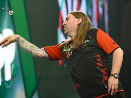 Halbfinale gegen Luke Littler?: Darts-Märchen von Ryan Searle geht weiter - trotz Sehschwäche